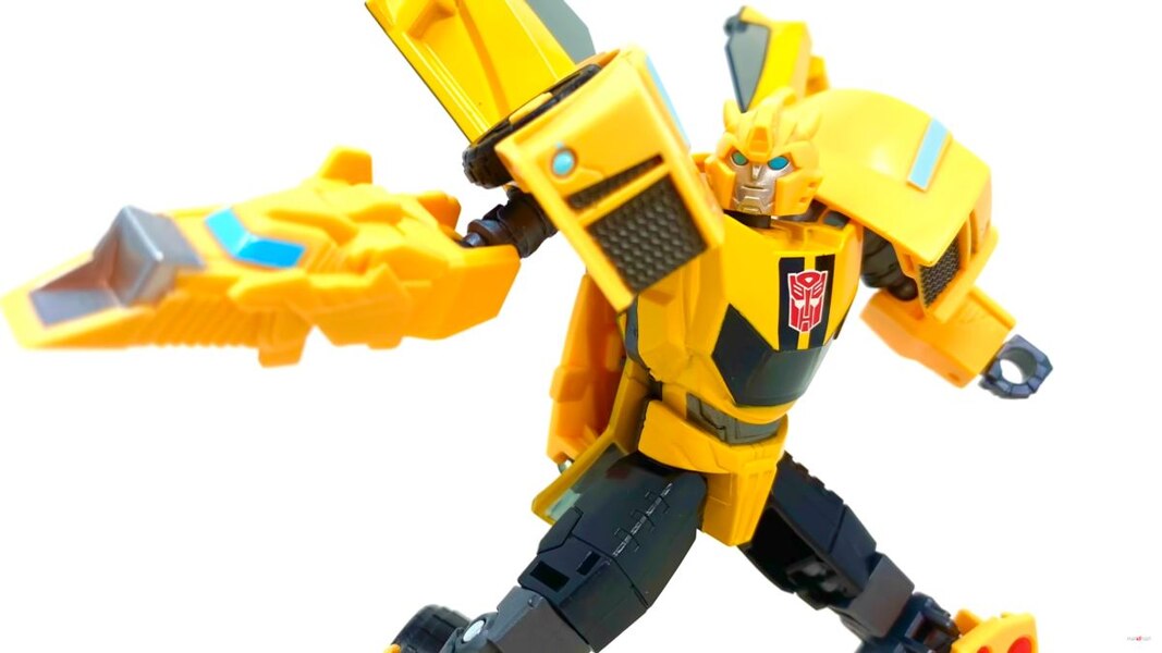 In Hand Image Of Transformers Earthspark Bumble Deluxe Class  (5 of 37)